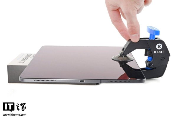 鼎冠优配 iFixit 实测苹果 iPad 自助维修服务：拆卸屏幕就需 32 个步骤